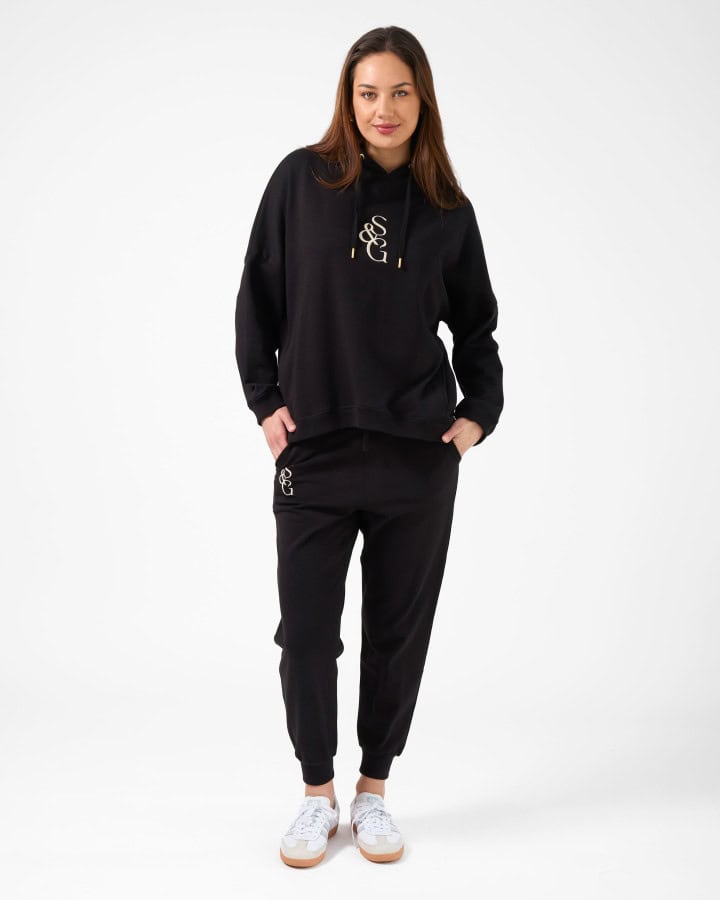 essential-hoodie-black-with-s-g-logo-8-black-SGSW8273-5_1