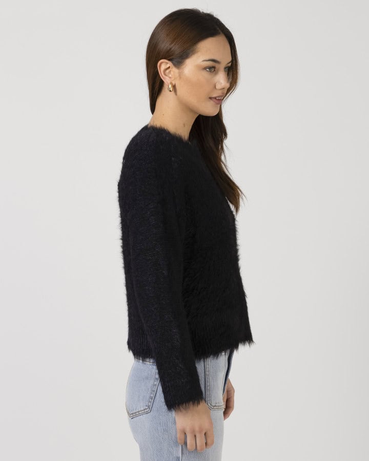 fluffie-top-black-SG25AW541-1_1