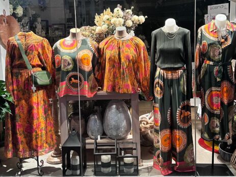 expressions-boutique-window-display-cambridge-nz-clothing
