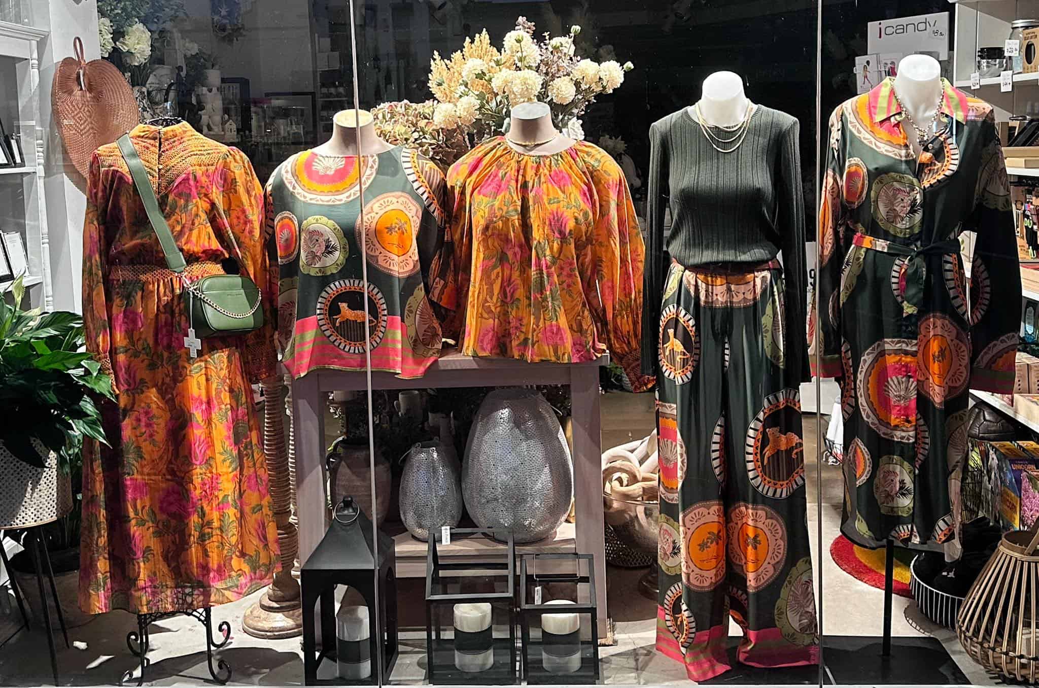 expressions-boutique-window-display-cambridge-nz-clothing