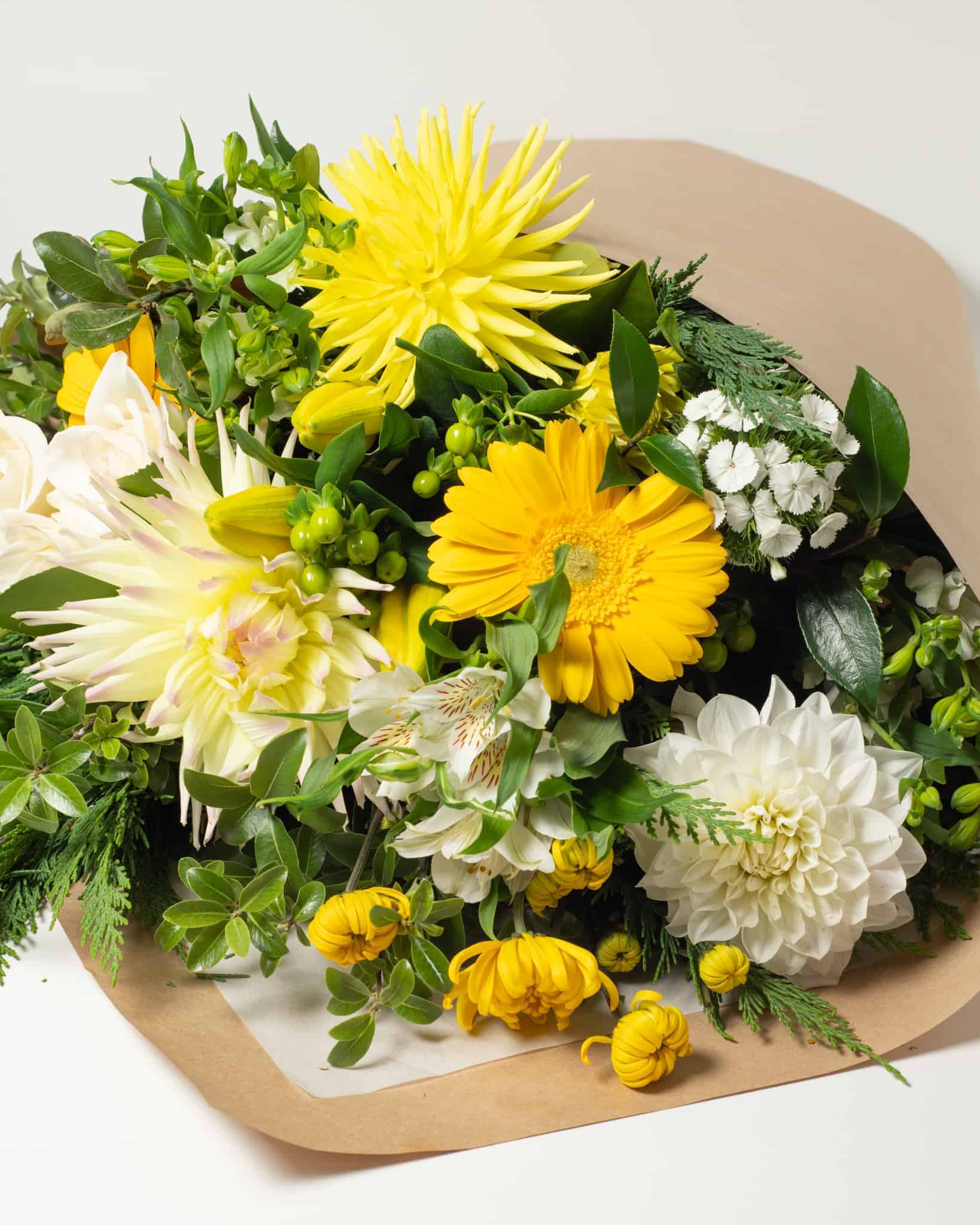 expressions-local-cambridge-hamilton-florist-delivery-yellow-flower-bouquet.jpg